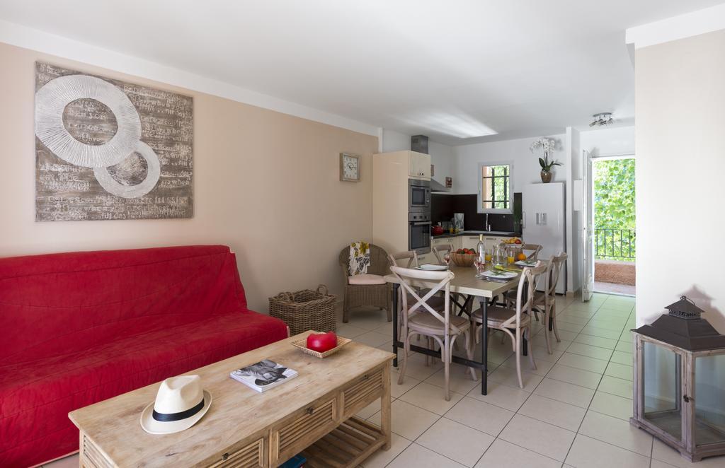 Les Jardins De La Mer Grimaud Room photo